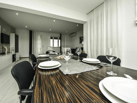 Table, Furniture, Property, Chair, Black, Lighting, Interior Design, Flooring, Wood, Floor