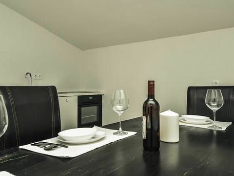 Tableware, Bottle, Drinkware, Table, Wine, Barware, Stemware, Glass Bottle, Alcoholic Beverage