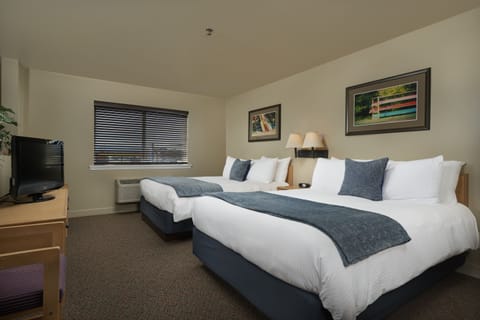 Deluxe Room, 2 Queen Beds | Premium bedding, pillowtop beds, desk, blackout drapes