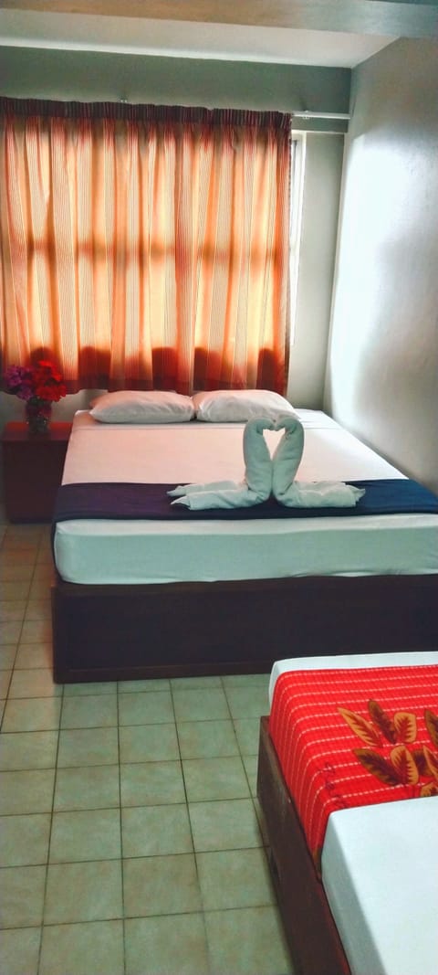 Apartment | Iron/ironing board, bed sheets