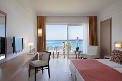 Double Beach Front Room | Minibar, desk, free WiFi, bed sheets