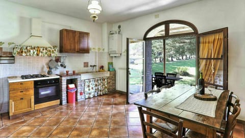 Cabinetry, Furniture, Property, Countertop, Table, Window, Kitchen, Chair, Wood, Interior Design