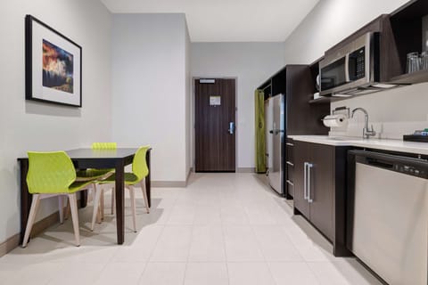 Suite, 1 Bedroom | Private kitchen | Coffee/tea maker