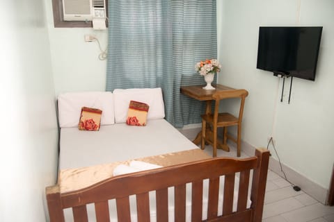 Standard Room | Pillowtop beds, free WiFi, bed sheets
