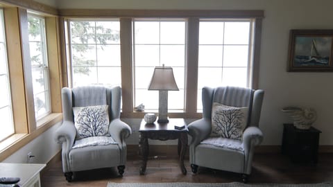 House, Private Bathroom, Ocean View (Nautilus) | Interior