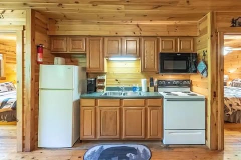 Comfort Cabin, 2 Bedrooms, Non Smoking, Mountainside (42) | Private kitchen