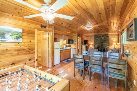 Comfort Cabin, 2 Bedrooms, Non Smoking, Mountainside (42) | Living area | Foosball