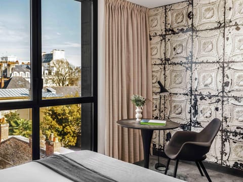 Premium bedding, free minibar, in-room safe, desk