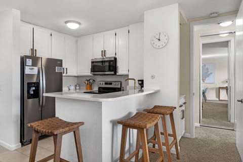 3 extra seats at the bar for a quick bite