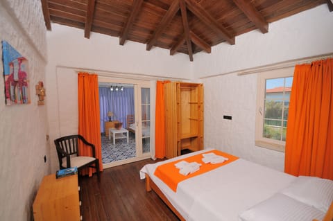 Frette Italian sheets, premium bedding, minibar, individually decorated