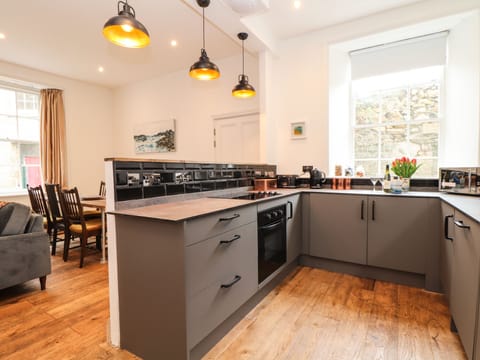 Cottage | Private kitchen | Fridge, dishwasher, electric kettle, toaster