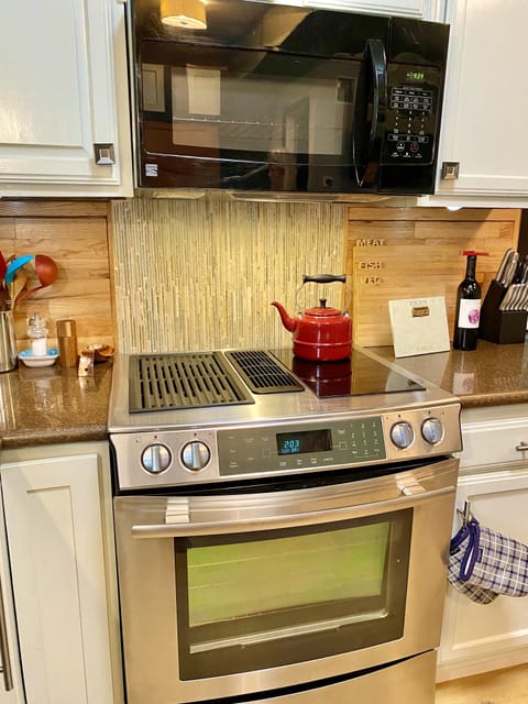 Built-in microwave with luxurious electric griddle/burner cooktop & large, oven