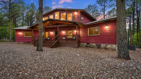 Drive Up View. Circle Drive with plenty of parking space