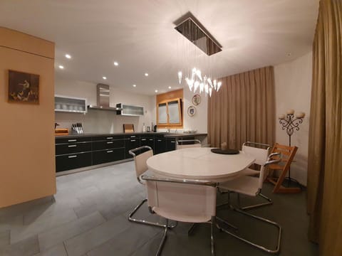 Plant, Sky, Cloud, Building, Tree, Wood, Land Lot, Window, Residential Area, Leisure