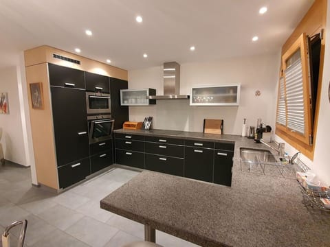 Plant, Sky, Cloud, Building, Tree, Wood, Land Lot, Window, Residential Area, Leisure