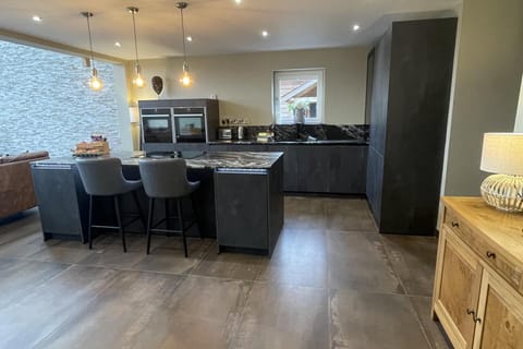 Cabin | Private kitchen | Fridge, microwave, oven, stovetop