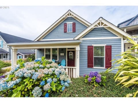 Front of Barefoot Bungalow