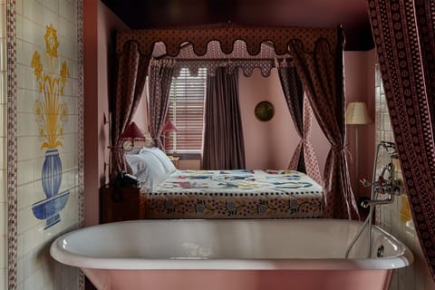 Il Gattopardo Suite | Frette Italian sheets, premium bedding, pillowtop beds, minibar