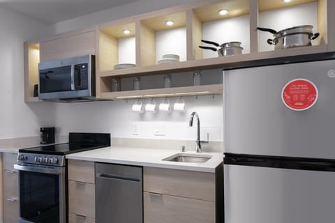 Suite, 1 Bedroom | Private kitchen