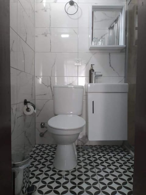 Design Double Room | Bathroom