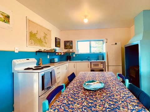 102025 MatauriBayRetreat ShearersCottage 9