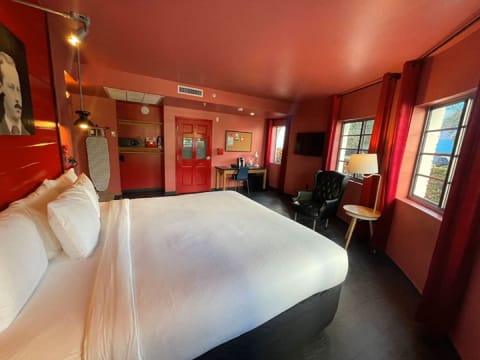Standard Room, Accessible | Premium bedding, in-room safe, desk, free WiFi