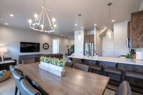 Kitchen Seating Area