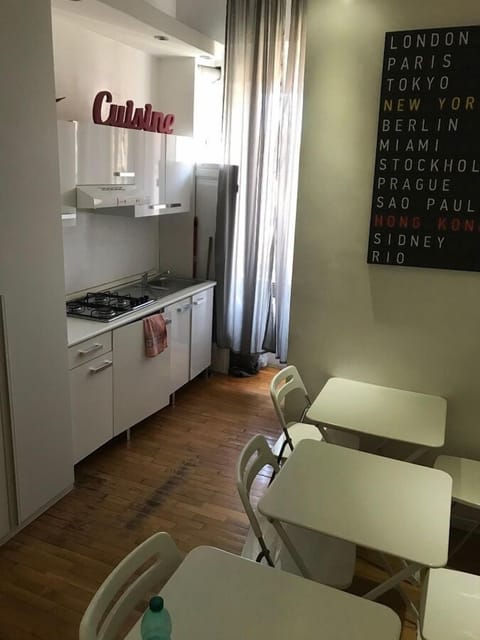 Deluxe Apartment, 4 Bedrooms (via Catone 29) | Shared kitchen | Fridge, electric kettle