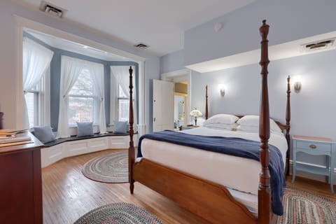 Suite, Multiple Beds | Individually decorated, free WiFi, bed sheets