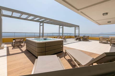 Penthouse Suite with Terrace and Sea View | Terrace/patio