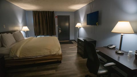 Pillowtop beds, desk, laptop workspace, free WiFi