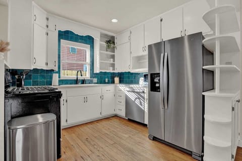 Prepare your favorite meals in the spacious, fully equipped kitchen.