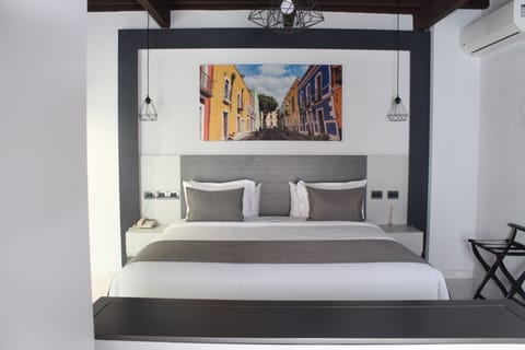 Luxury Room | Egyptian cotton sheets, premium bedding, down comforters, pillowtop beds