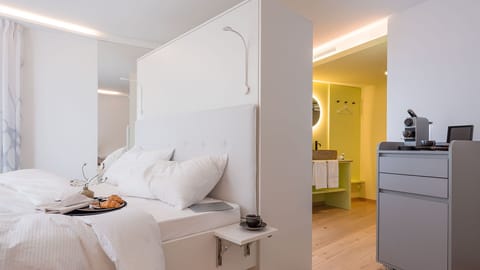 Deluxe Room | In-room safe, soundproofing, free WiFi, bed sheets