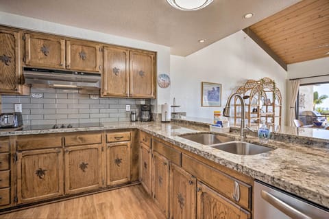 Kitchen | Coffee Maker & Coffee Grinder | Blender