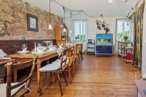 Vacation home - Zum Historischen Spital - Bakery with a large table