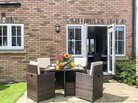 Patio | Sunset Cottage, Filey