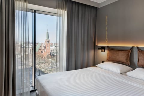 Room, 1 Queen Bed, City View | View from room