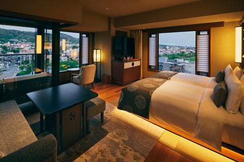 [Shijo Bettei Hotel]KAMOGAWA Premium Corner Twin (Top Floor), Non-Smoking | Down comforters, free WiFi, bed sheets