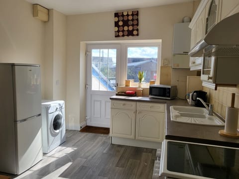 Marina Reach, Neyland. Kitchen.