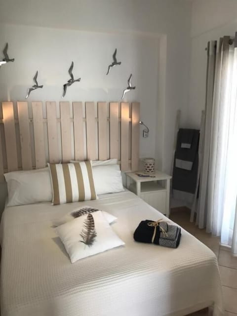 Junior Suite 3 Adults | In-room safe, soundproofing, iron/ironing board, free WiFi