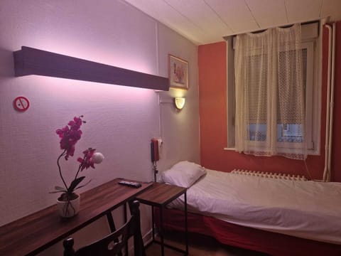 Standard Single Room | Desk, iron/ironing board, free WiFi, bed sheets