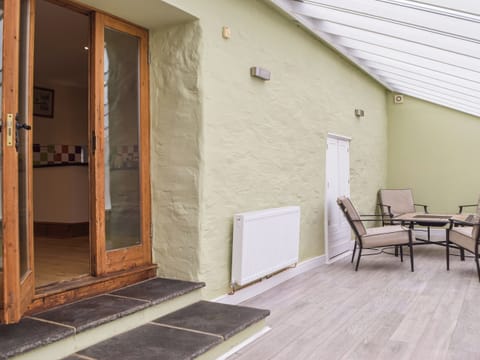 Conservatory | Y Glowty, Maenclochog