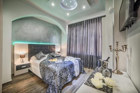 Luxury Double or Twin Room | Minibar, free WiFi, bed sheets