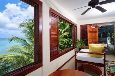 Junior Deluxe Suite (Ocean View) | Balcony