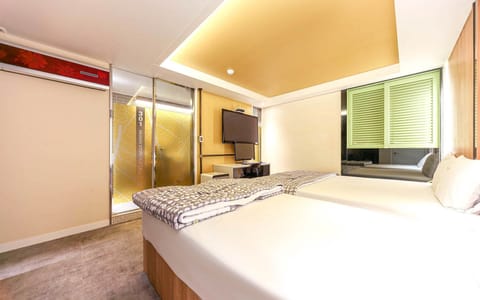 Room (VIP twin (open special price-air clea) | 1 bedroom, individually decorated, free WiFi, bed sheets