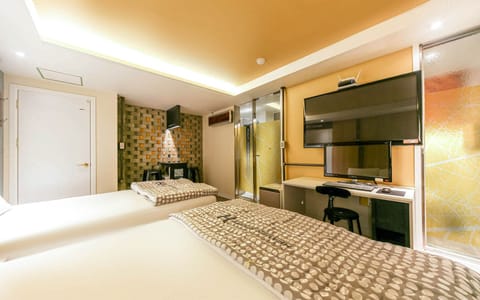 Room (VIP twin (open special price-air clea) | 1 bedroom, individually decorated, free WiFi, bed sheets