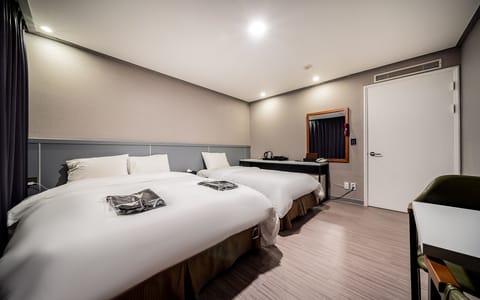 Room (STANDARD TWIN (No breakfast/Free Netf) | 1 bedroom, free WiFi, bed sheets