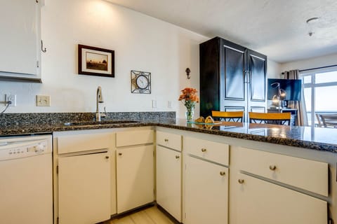 Large kitchen with plenty of prep space.