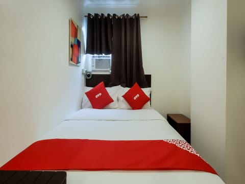 Standard Double Room | Desk, free WiFi, bed sheets